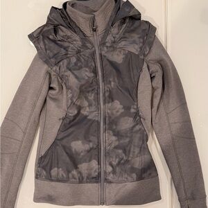 Lululemon Women's Gray Full-Zip Hooded Jacket. Size 6
